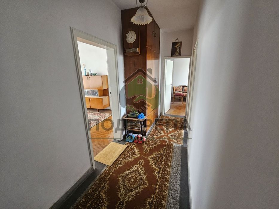 Просторен апартамент с реална квадратура в Кючук Париж – до НАП и Пар