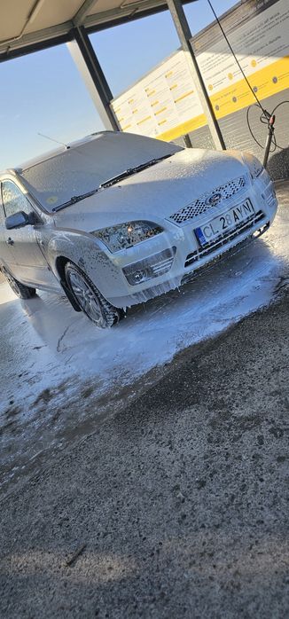 Vand ford focus 2 foarte intreținut!