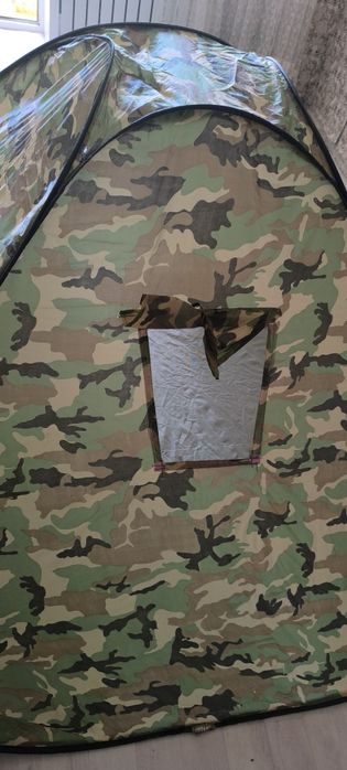 Палатка трёхместная