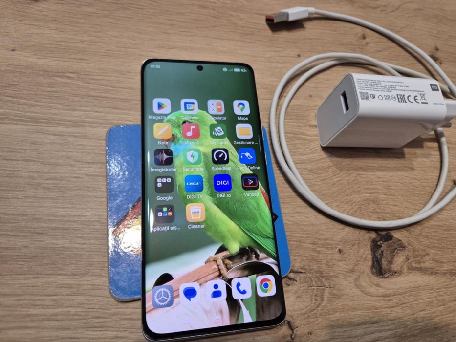 Vând Xiaomi 12 de  256 Giga, impecabil