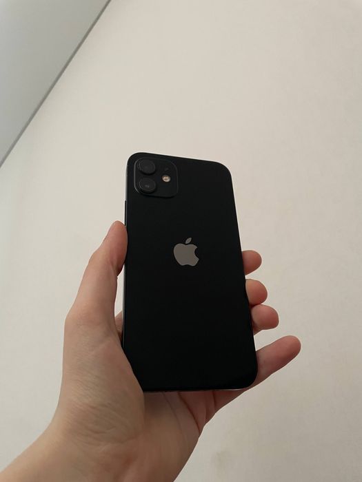 Обменяю айфон 12