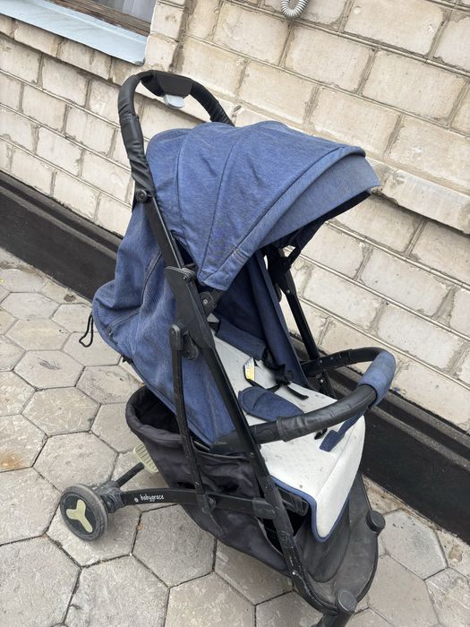 Продам прогулочную коляску б/у