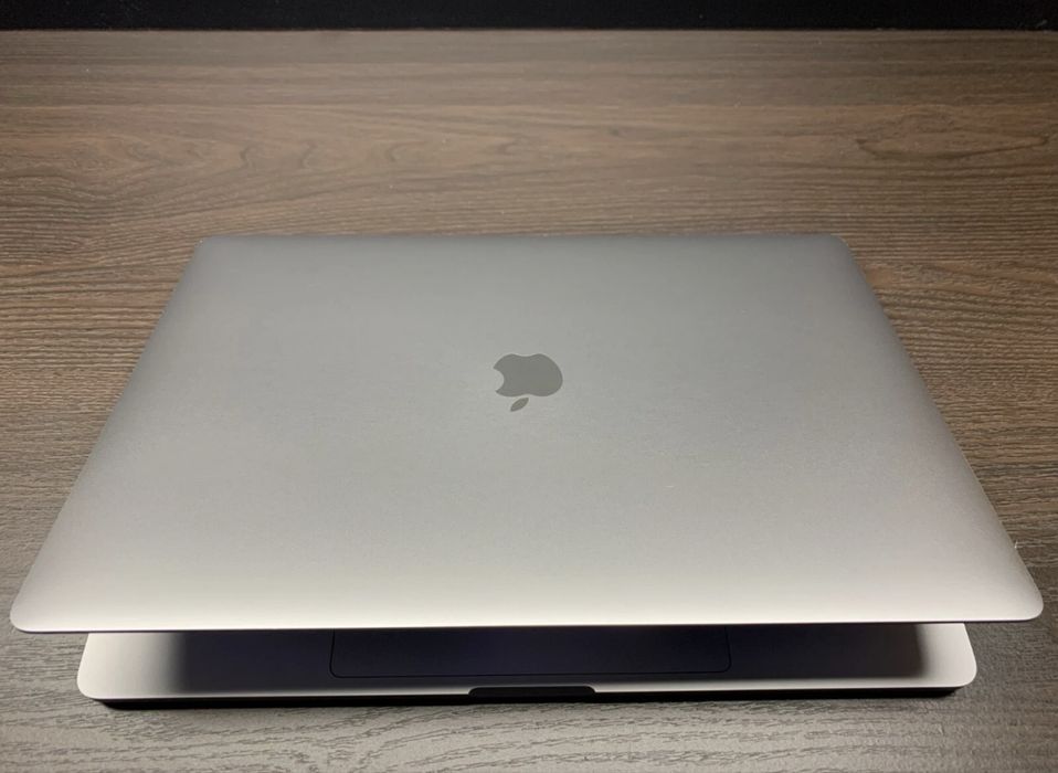 Apple Macbook PRO 16
