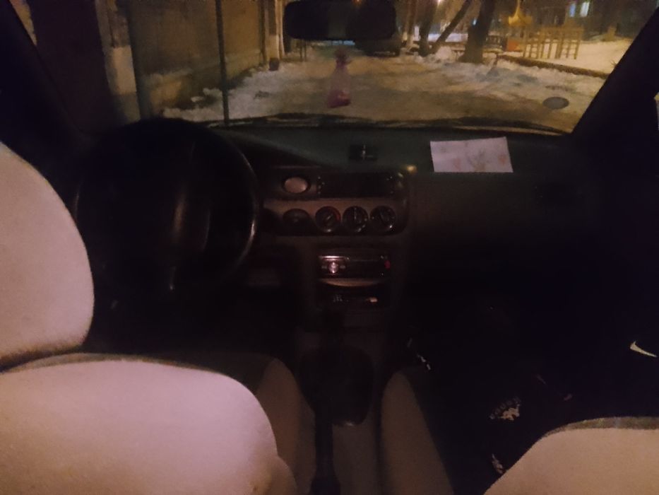 Продаю машину ford eskord