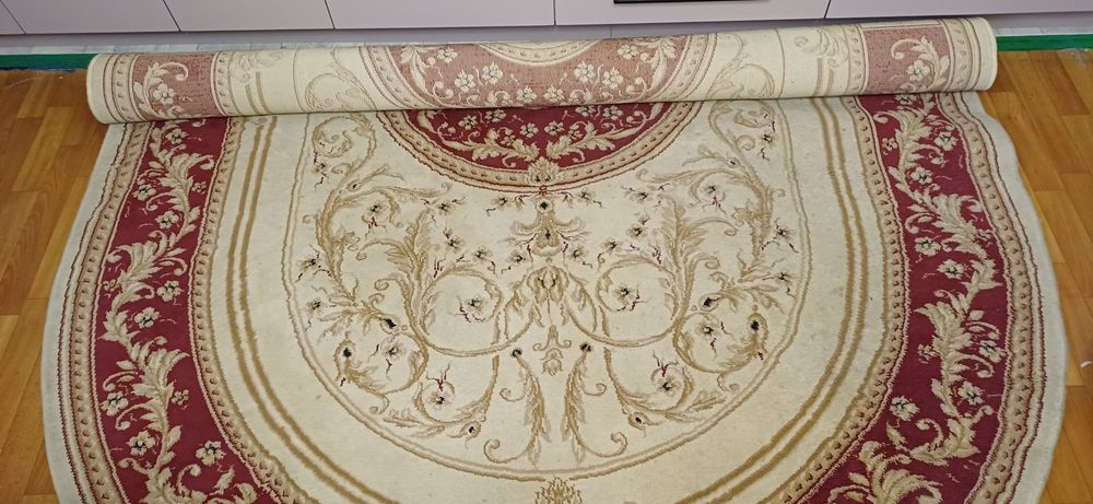 Ковер шерстяной овальный