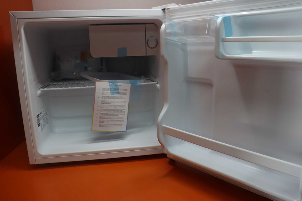 Мини хладилник Comfee RCD50WH2(E) / 43L, лек транспортен ДЕФЕКТ