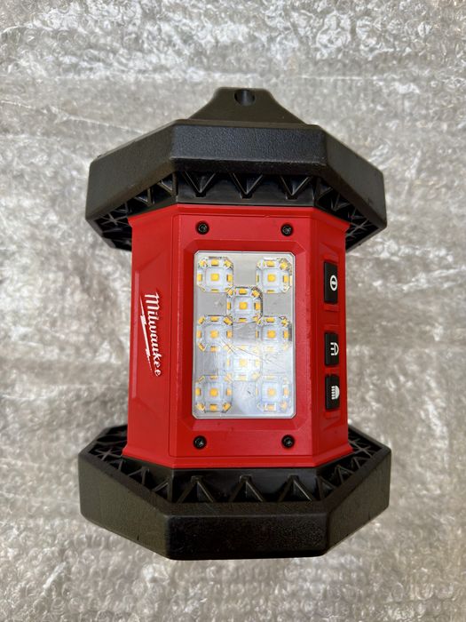 Lanterna Milwaukee M18 AL