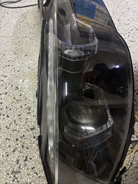 Bmw F10 F11 Фарове/Xenon+3D LED Ангелски Очи