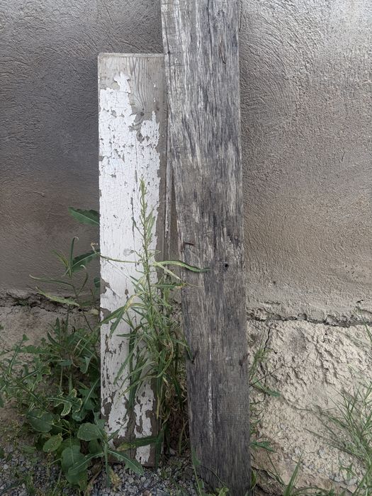 Бесплатно отдам деревянные доски и брус.