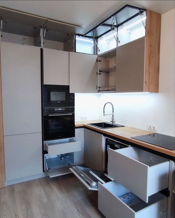 Мебель на заказ Кухонный гарнитур//