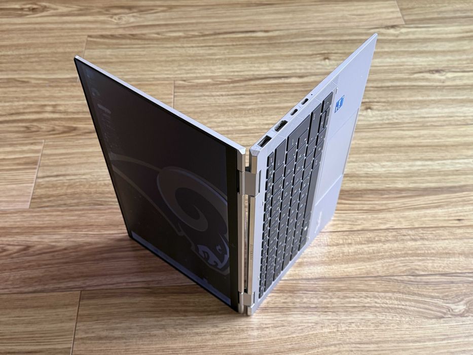 HP x360 1030 G8`Core i5-1135G7/8GB RAM/256GB SSD/1000 Nits/Гаранция