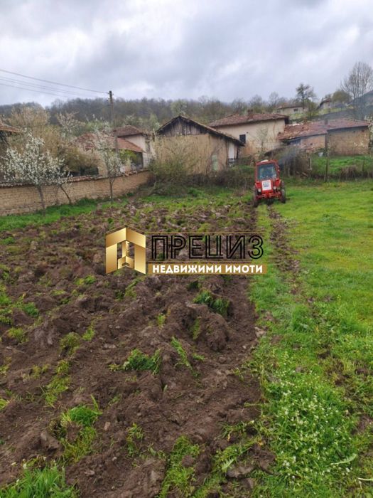 Продажба на къща в с. Веселиново, община Смядово