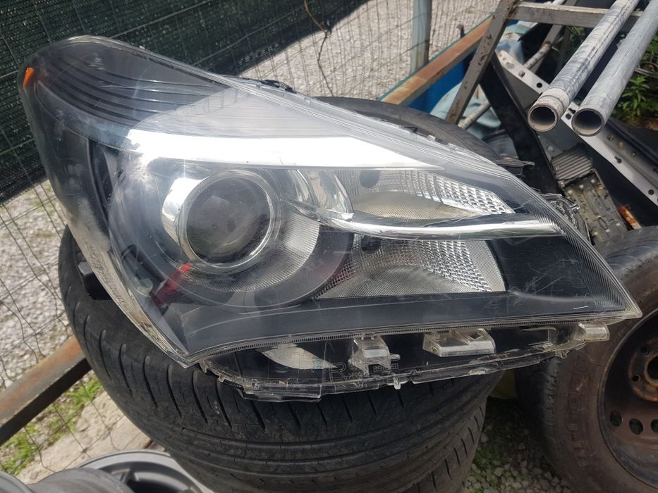 Предни седалки за Тойота Ярис 2010-2018