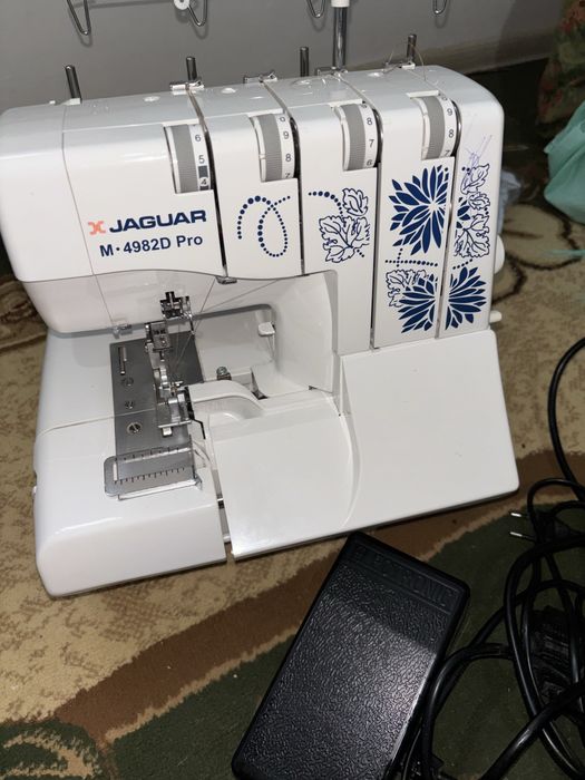 Оверлок Jaguar M-4982D Pro белый