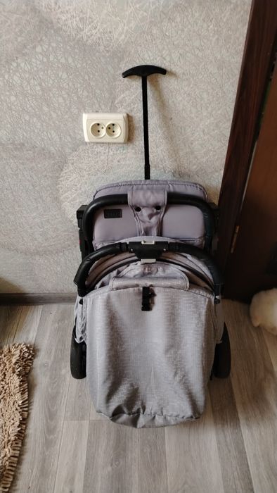 Продам детскую коляску чемодан