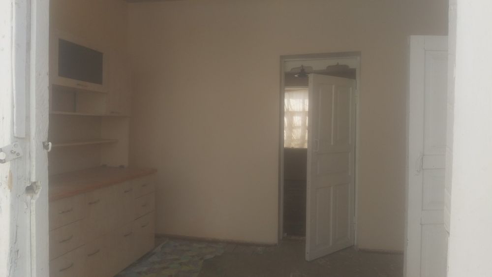 Челак шахри Бунйодкор махалласида 4 сотих 4 хонали уй. Газ свет зур