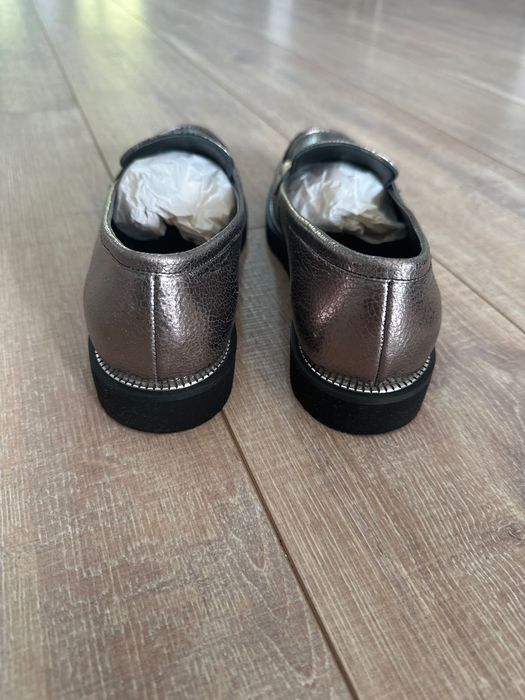 Женские кожаные лоферы 40р