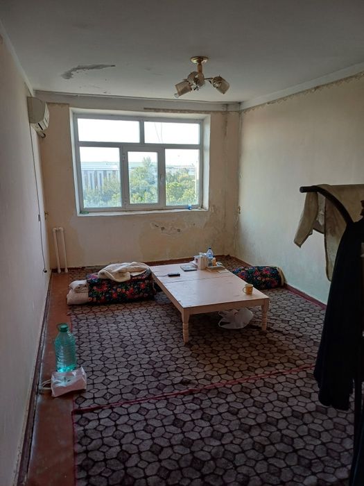 Кулай локацияда катта йул ёкасида жойлашган квартира шошилинч сотилади