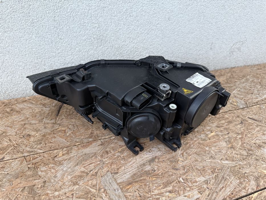 Far dreapta Audi A4 B8 8K B8.5 Facelift Xenon + LED Original Europa