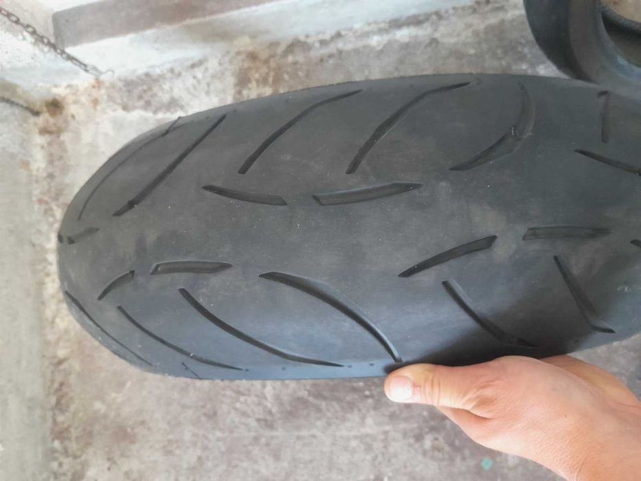 Гуми предна 120/70/17 30 Евро Задна Метзелер м7 190/55/17  100 Евро