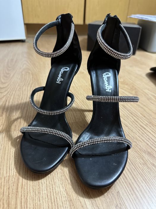 Черни обувки на ток