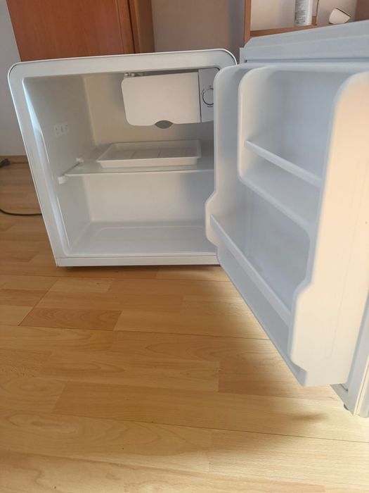 Frigider minibar VORTEX VM5SWH02M, 47 l, H 50 cm, Clasa E, Alb