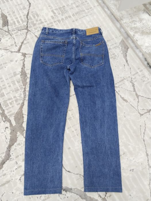 Синие подросткоевые джинсы