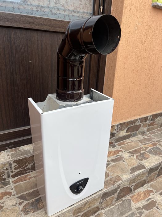 Instant pe gaz cu tiraj la cos