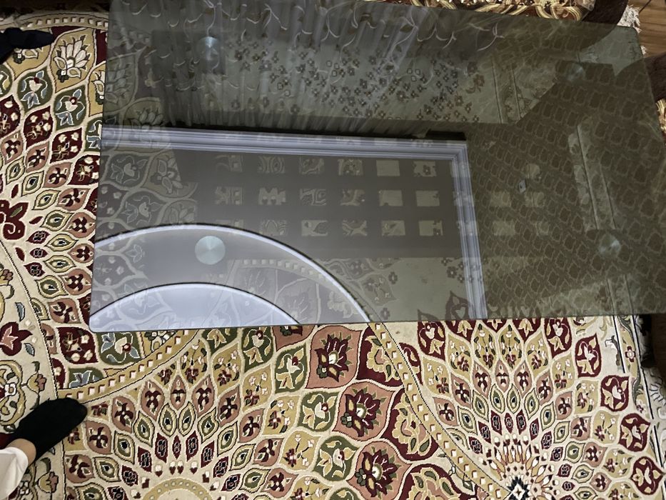 prodoetsa mebel, divan i jurnalniy stol