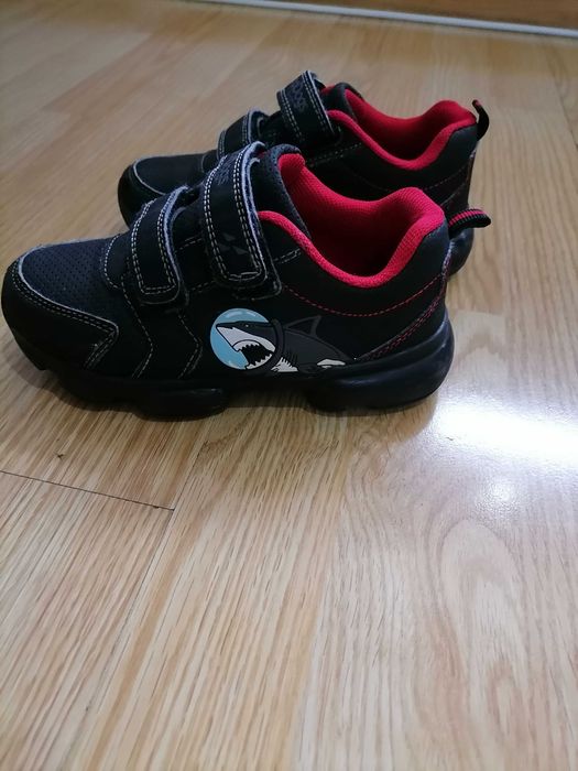 Лот обувки и сандали.