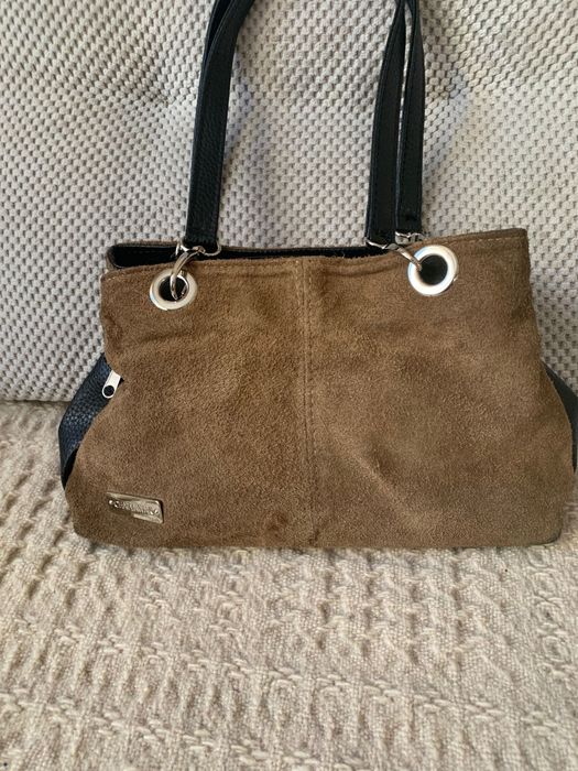 Дамска чанта от естествен велур