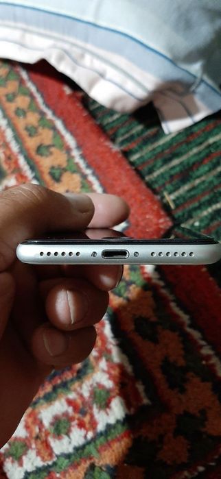 Iphone se 2020 сотилади