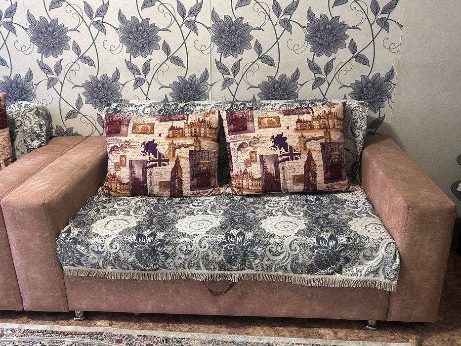 Продам два дивана