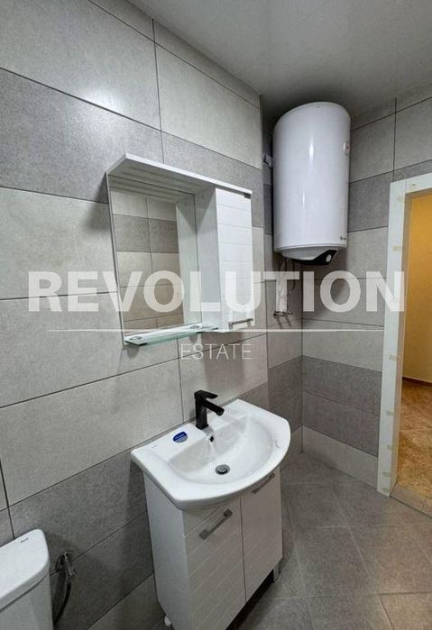 Тристаен апартамент в района на Изгрев!