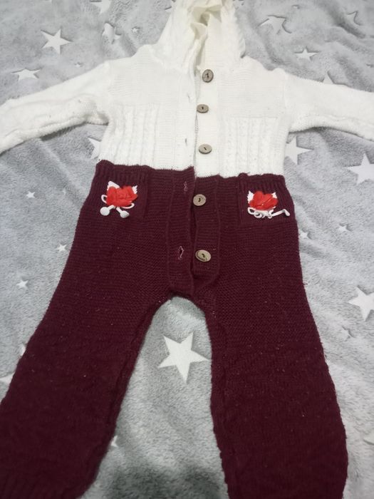 Комбинезон вязаный для девочки