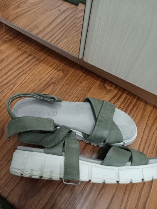 Продам обувь подойдёт на 38-39р