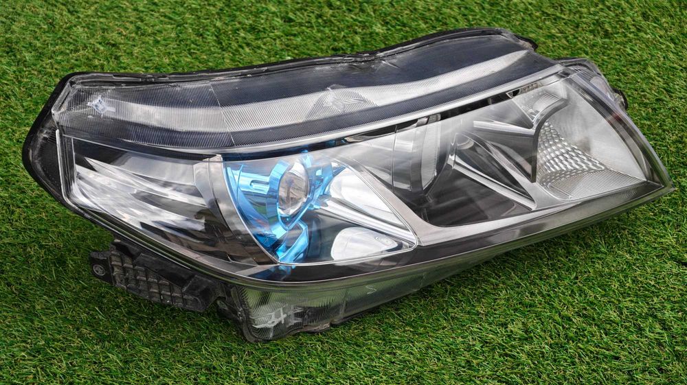 Десен фар за Suzuki Vitara LED / Сузуки Витара ЛЕД