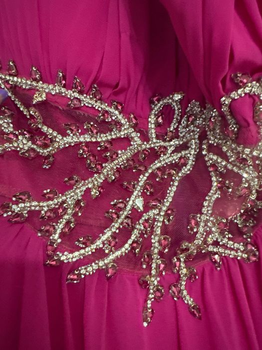 Официална рокля с камани