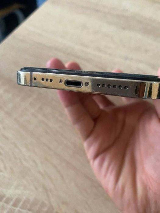 iPhone XR 13 Korpus qoyilgan