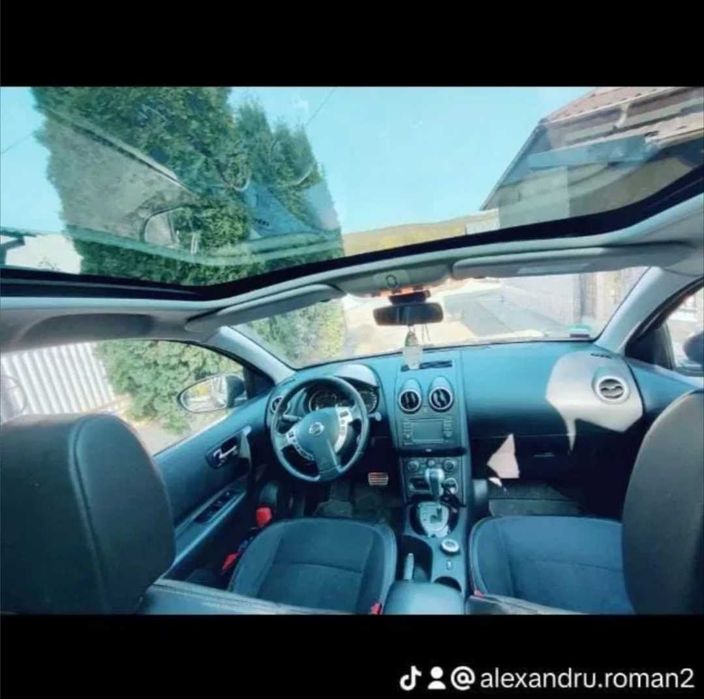Vând Nissan Qashqai+2