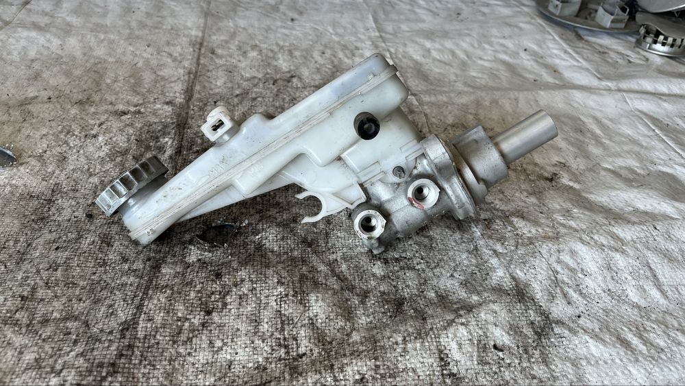 Suzuki SX4 1.9 DDiS спирачна помпа