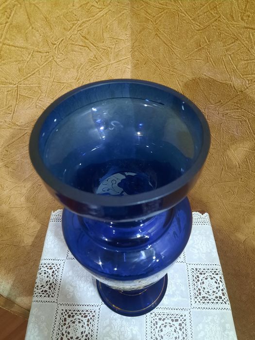 Красивая, большая винтажная ваза из кобальтового стекла,  Чехословакия