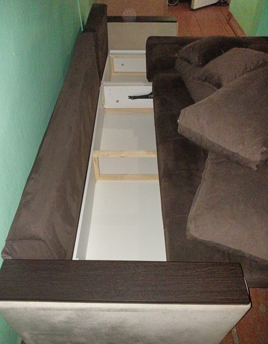 Диван продам б.у.