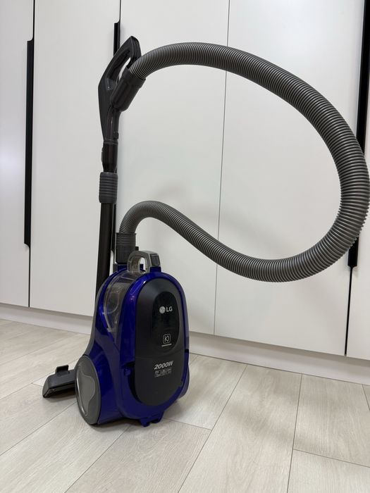 Продаю б/у пылесос LG