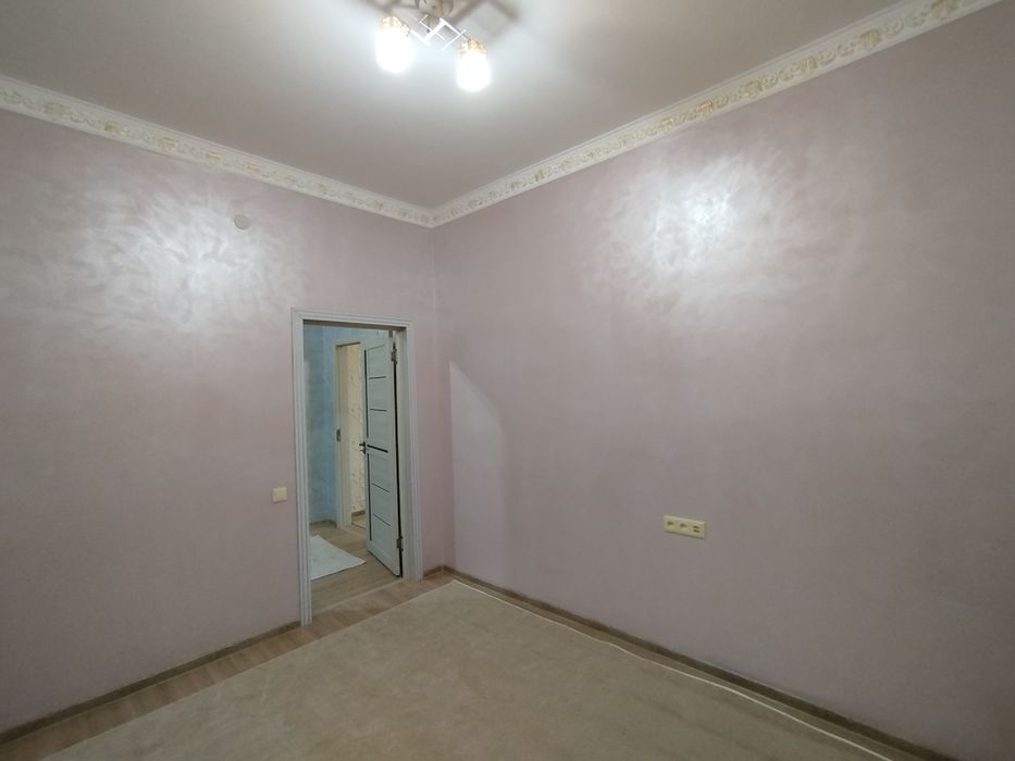 Урганч шахрида 1 каватда 2 хонали квартира ижарага берилади