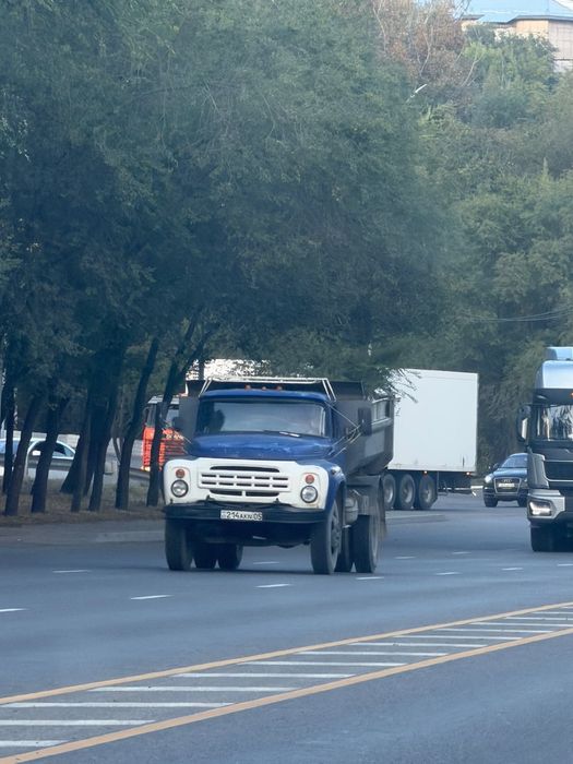 Доставка зил сыпучих грузов песок щебень отсев сникерс пгс