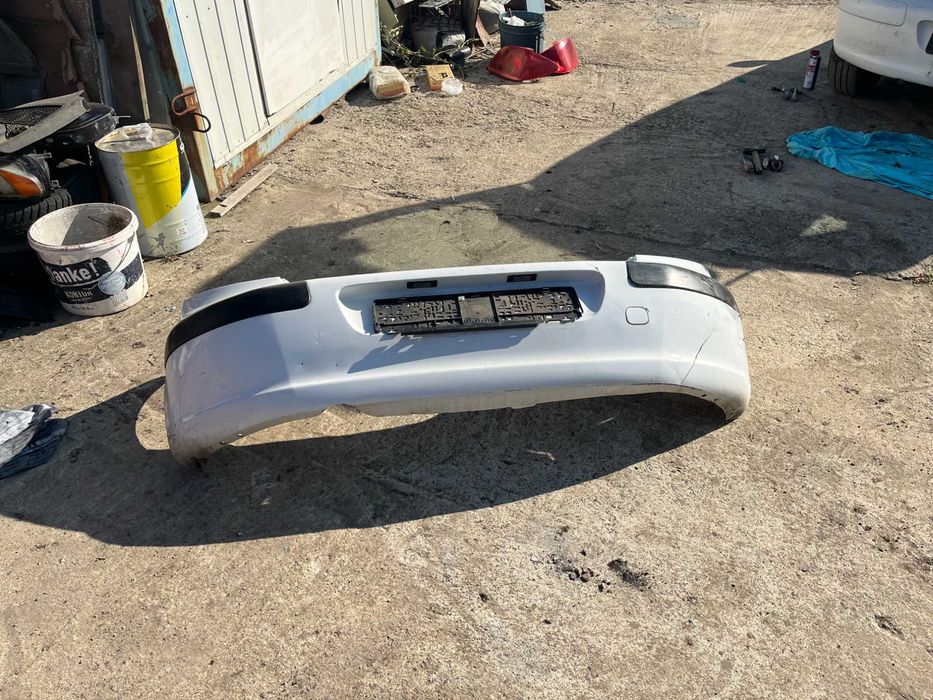 Задна броня за Пежо 307 бяла