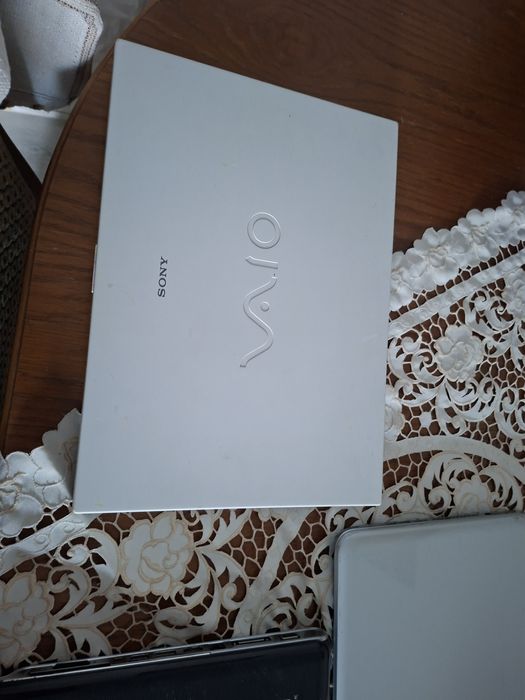 Vand laptop hp si sony vaio