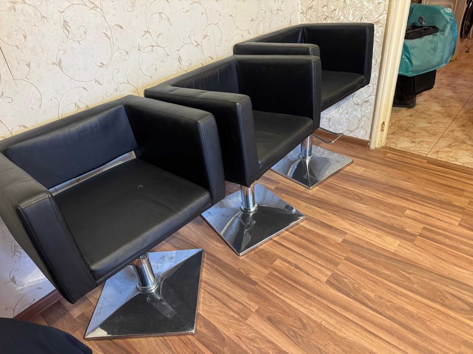 De vanzare 3 scaune utilizabile intr un beauty salon-850