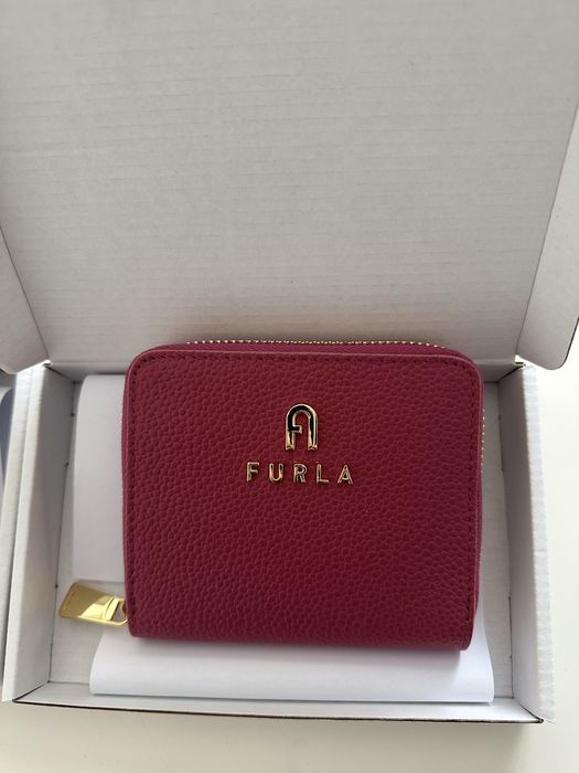 Дамски портмонета FURLA. Различни видове